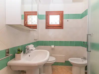 Badezimmer mit Dusche