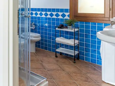 Badezimmer mit Dusche