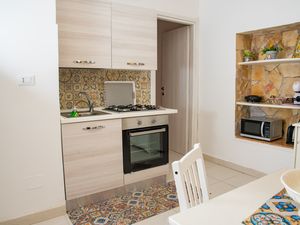 23708283-Appartement-2-Ortigia-300x225-3