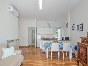 24006685-Appartement-4-Ospedaletti-300x225-4