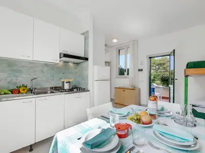 Küche und Essbereich