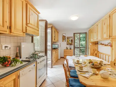 Küche und Essbereich