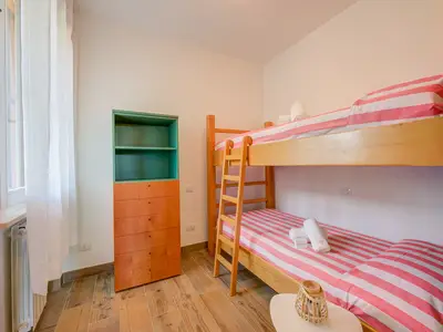 Zweites Zimmer mit Etagenbetten