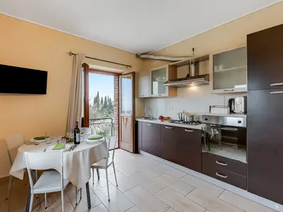 Küche und Essbereich