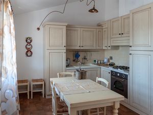 23707913-Appartement-4-Panicale-300x225-2