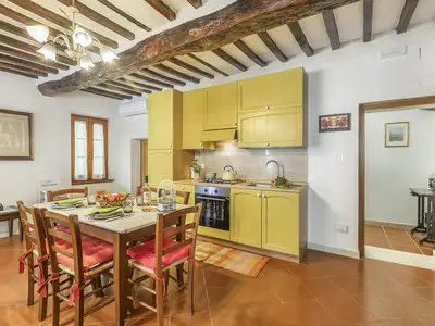 Küche und Essbereich