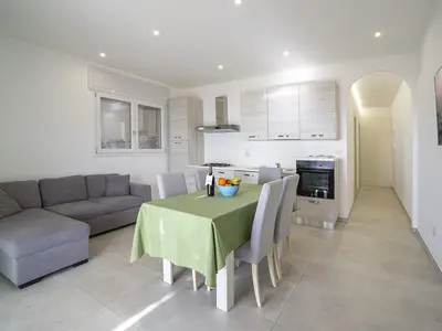 Küche und Essbereich