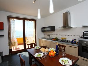 24039118-Appartement-4-Perledo-300x225-5