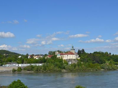 Schloss Persenbeug mit Schleuse