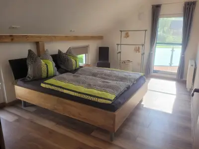 Schlafzimmer mit Bett 160x200