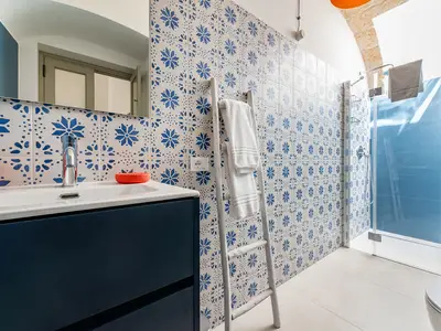 Badezimmer mit Dusche