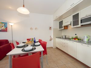 23705969-Appartement-4-Porlezza-300x225-1