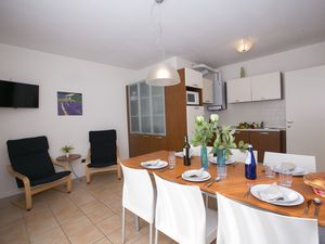 23705976-Appartement-6-Porlezza-300x225-5