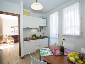 23706021-Appartement-4-Porlezza-300x225-3