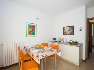 23706015-Appartement-4-Porlezza-300x225-3