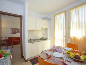 23706015-Appartement-4-Porlezza-300x225-4