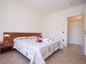 23706051-Appartement-4-Porlezza-300x225-4