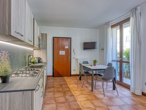 23706076-Appartement-4-Porlezza-300x225-3