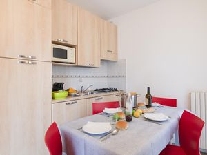 23706086-Appartement-6-Porlezza-300x225-5