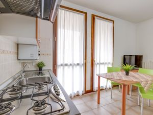 23706113-Appartement-4-Porlezza-300x225-2