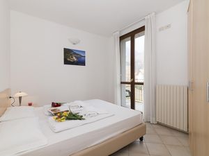 23706123-Appartement-4-Porlezza-300x225-3