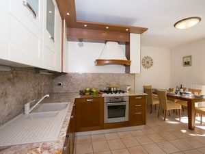 23706172-Appartement-4-Porlezza-300x225-5