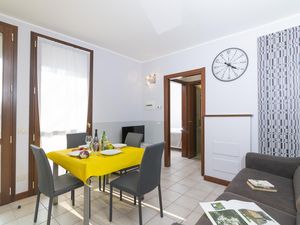 23707051-Appartement-4-Porlezza-300x225-1