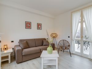 23706018-Appartement-4-Porlezza-300x225-1