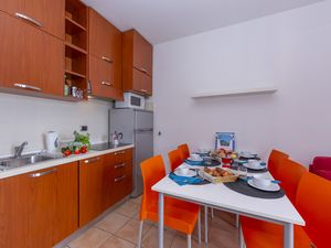 23705962-Appartement-4-Porlezza-300x225-2