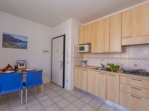 23706125-Appartement-4-Porlezza-300x225-3