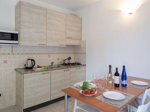 23706118-Appartement-4-Porlezza-300x225-2