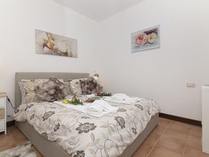 23707052-Appartement-4-Porlezza-300x225-5