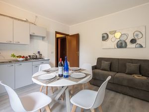 23707043-Appartement-4-Porlezza-300x225-3