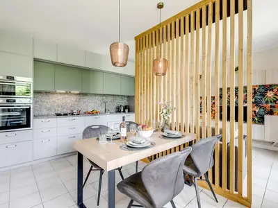 Küche und Essbereich