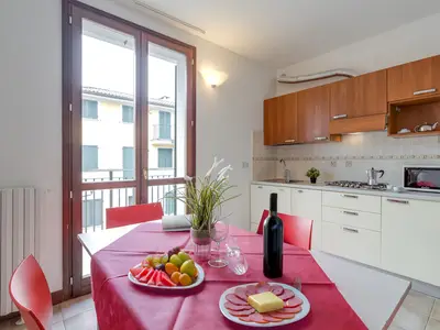 Küche und Essbereich