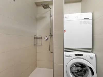 Badezimmer mit Dusche