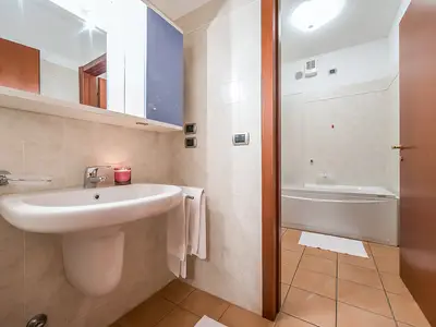 Badezimmer mit Badewanne