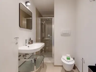 Badezimmer mit Dusche