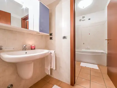 Badezimmer mit Badewanne