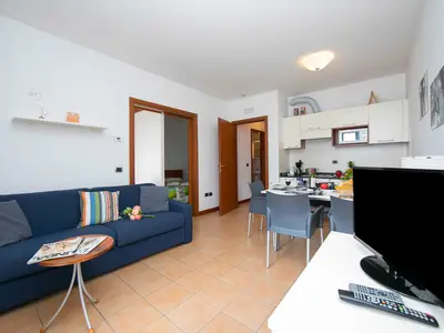 Wohnzimmer und offene Küche