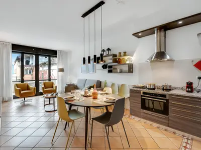 Küche und Essbereich