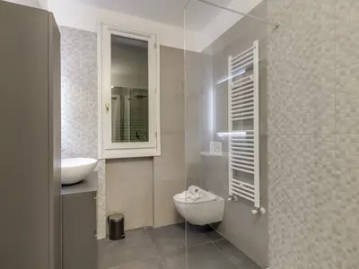 Badezimmer mit Dusche