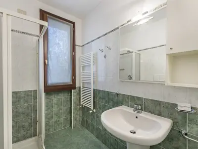 Badezimmer mit Dusche