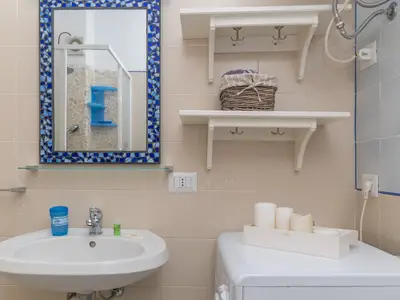Badezimmer mit Dusche