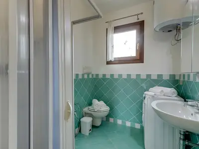 Badezimmer mit Dusche