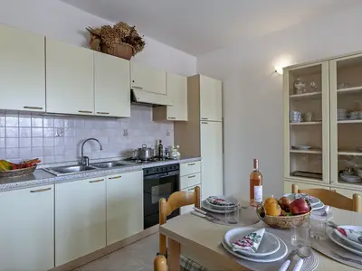 Küche und Essbereich