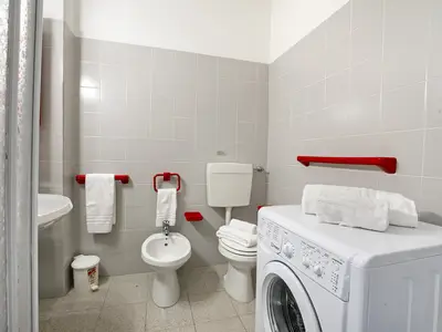 Badezimmer mit Dusche