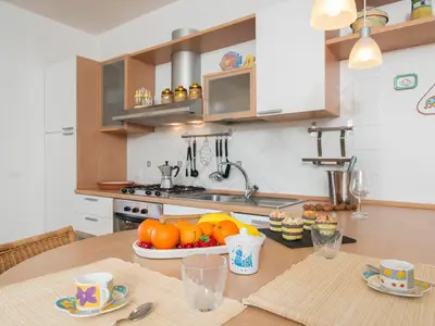 Küche und Essbereich