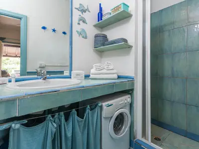 Badezimmer mit Dusche