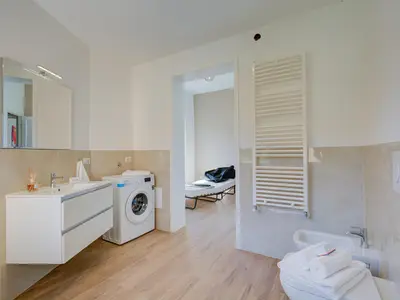 Badezimmer mit Dusche